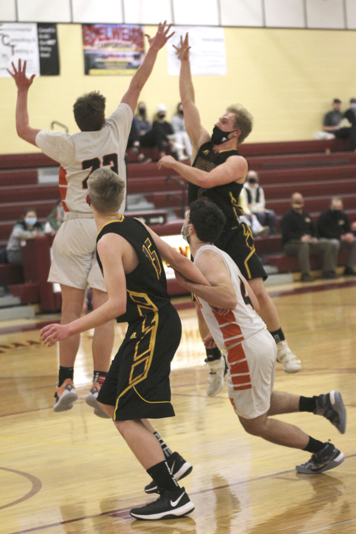Bombers clip Wrens’ wings